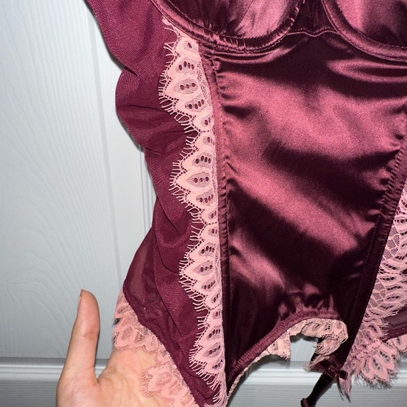 Y2K Victoria's Secret Women's Burgundy and Pink Corset size 34b - Picture 2 of 5